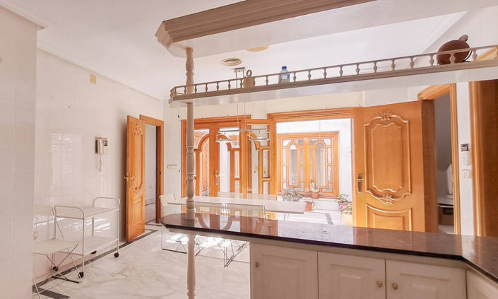 Image No.10-6 Bed Apartment for sale