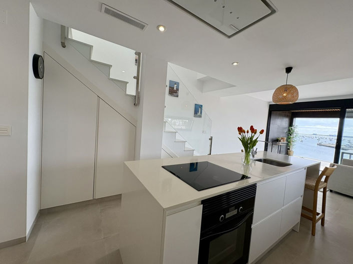 Image No.9-3 Bed Apartment for sale