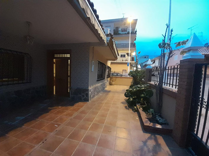 Image No.2-Villa de 5 chambres à vendre à Puerto de Mazarrón