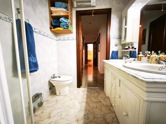 Image No.27-4 Bed Villa for sale