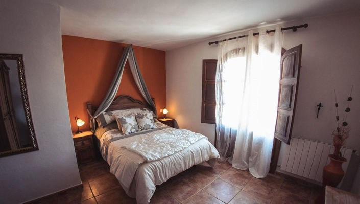 Image No.10-8 Bed Villa for sale