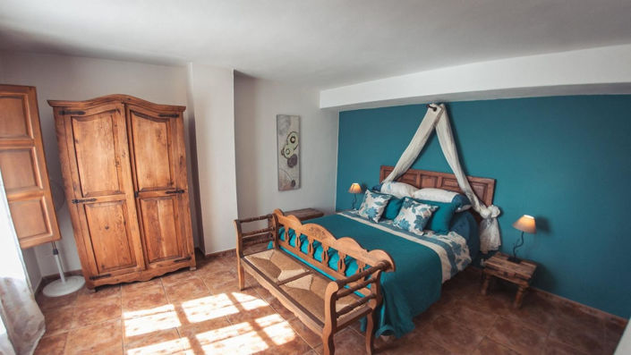 Image No.12-8 Bed Villa for sale