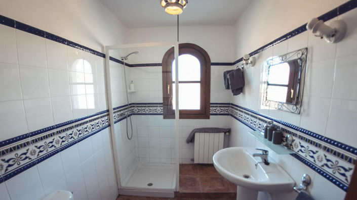 Image No.14-8 Bed Villa for sale