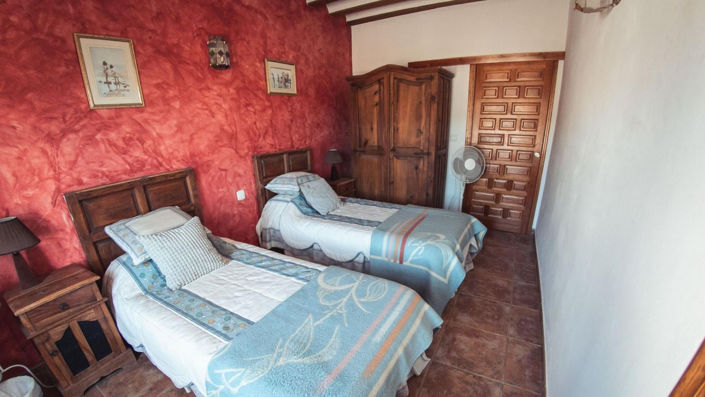 Image No.6-8 Bed Villa for sale