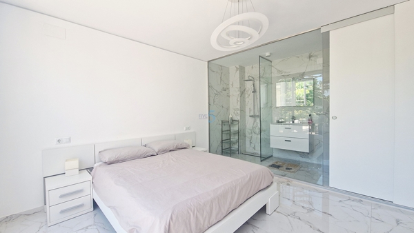 Image No.29-4 Bed Villa for sale