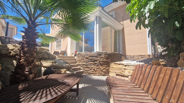 Image No.3-4 Bed Villa for sale