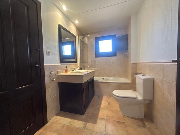 Image No.41-3 Bed Villa for sale
