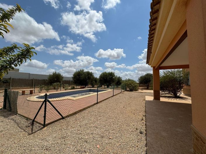 Image No.2-4 Bed Townhouse for sale