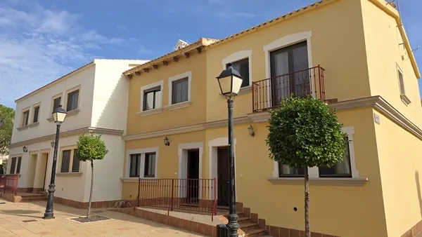 Image No.7-3 Bed Townhouse for sale