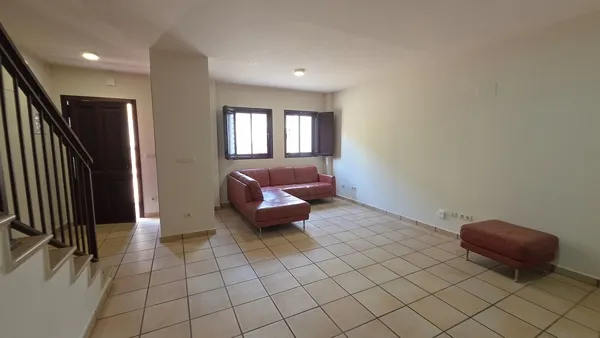 Image No.9-3 Bed Townhouse for sale