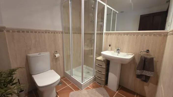 Image No.23-2 Bed Apartment for sale