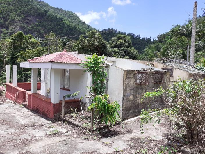 Image No.5-5 Bed Commercial for sale