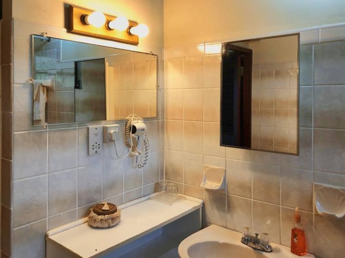 Image No.15-7 Bed Cottage for sale