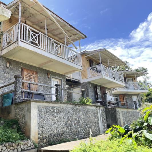 Image No.7-6 Bed Commercial for sale