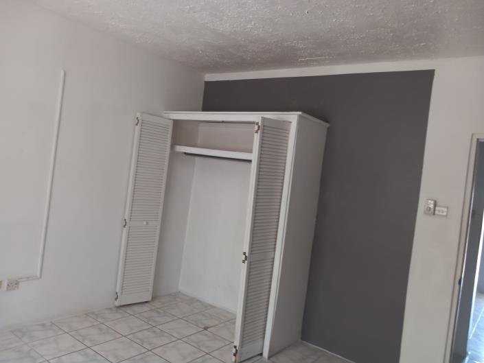 Image No.10-8 Bed Commercial for sale