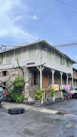 1 - Roseau, Commercial