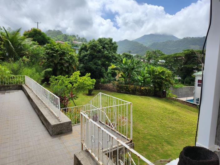 Image No.8-5 Bed House for sale