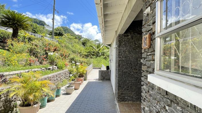 Image No.17-5 Bed House for sale