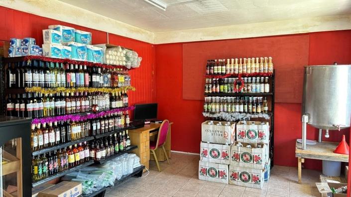 Image No.22-Commercial de 4 chambres à vendre à Dominique