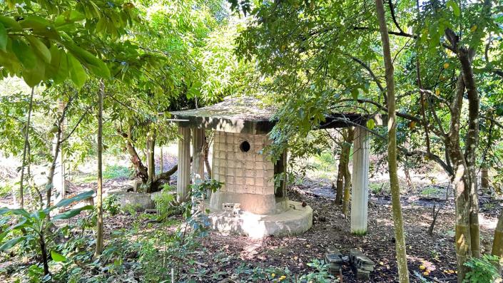 Image No.8-6 Bed Commercial for sale