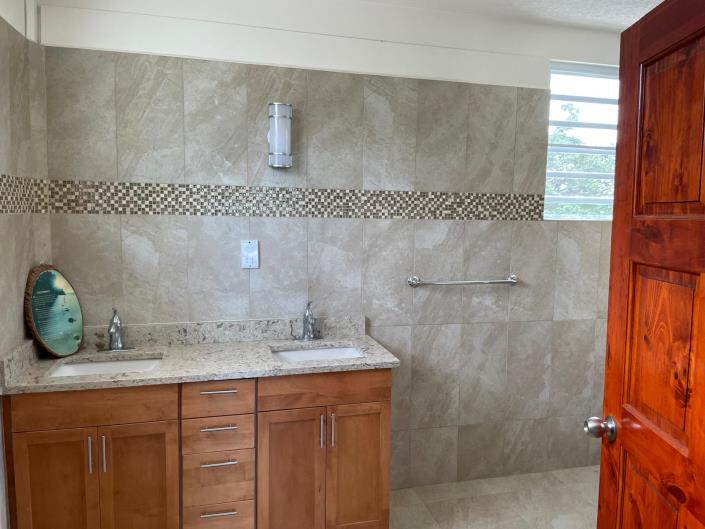Image No.13-3 Bed House for sale