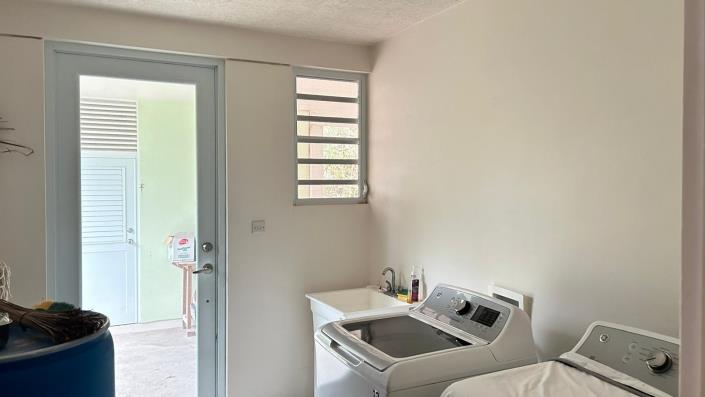 Image No.19-3 Bed House for sale