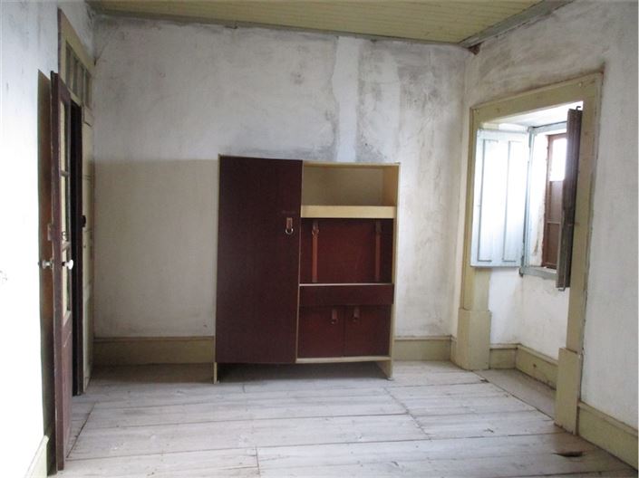 Image No.10-3 Bed Property for sale