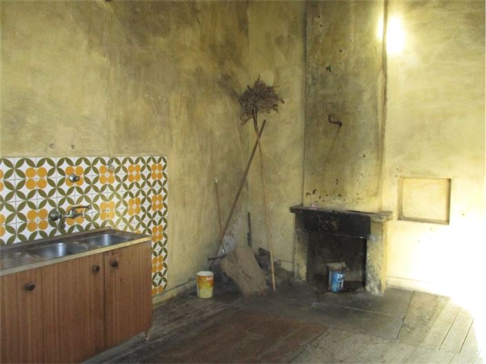 Image No.12-3 Bed Property for sale