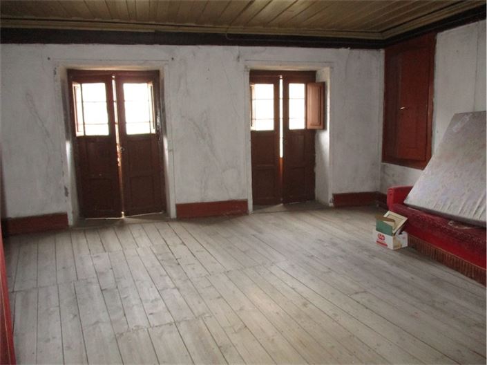 Image No.8-3 Bed Property for sale