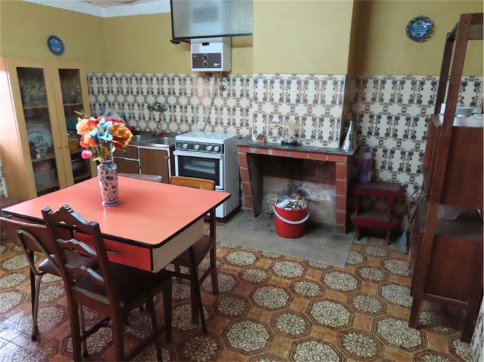 Image No.18-3 Bed Property for sale