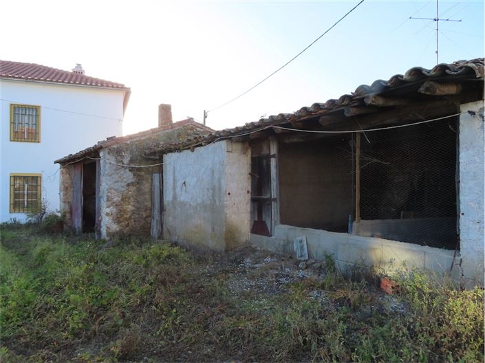 Image No.17-6 Bed Property for sale