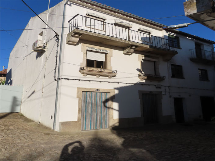 Image No.1-3 Bed Property for sale