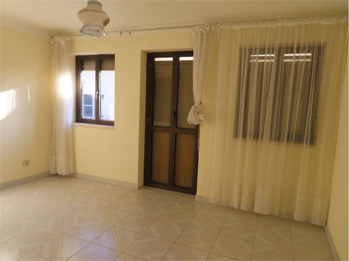 Image No.13-3 Bed Property for sale