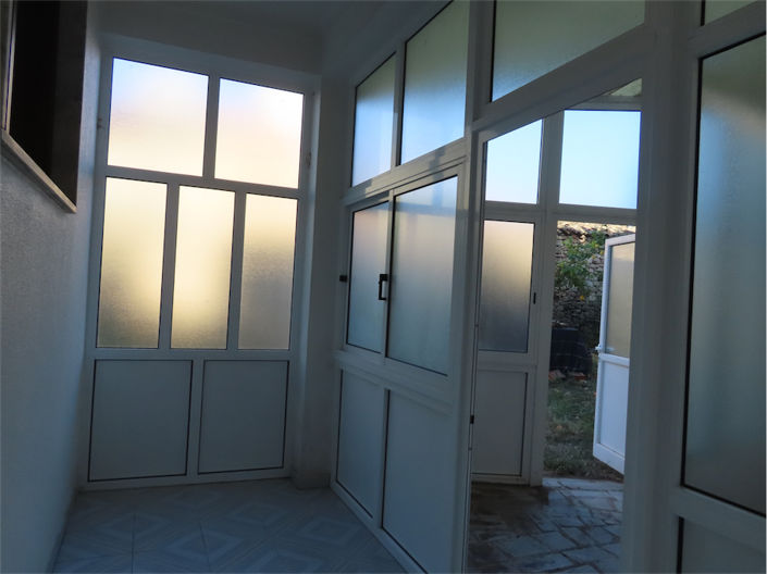 Image No.17-3 Bed Property for sale