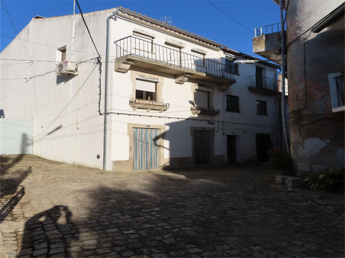 Image No.2-3 Bed Property for sale