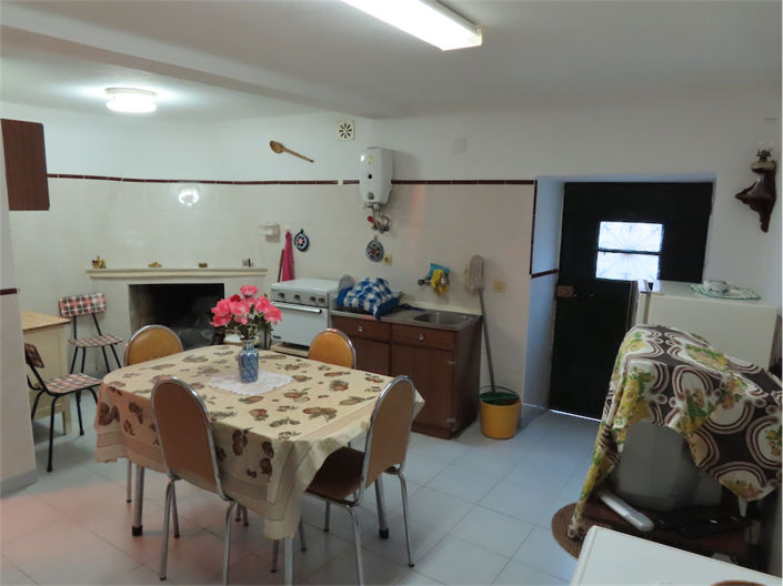 Image No.13-3 Bed Property for sale