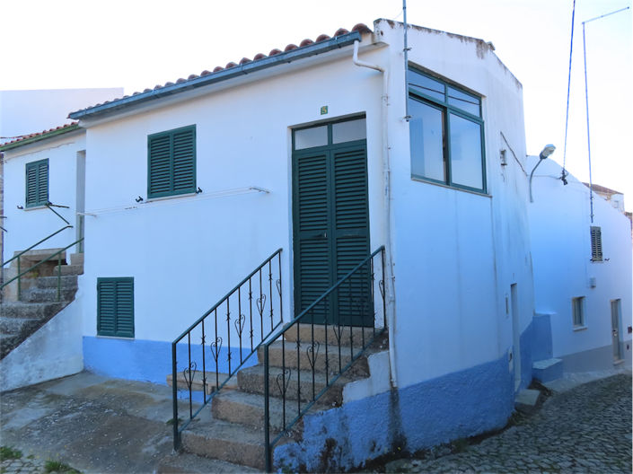 Image No.3-3 Bed Property for sale