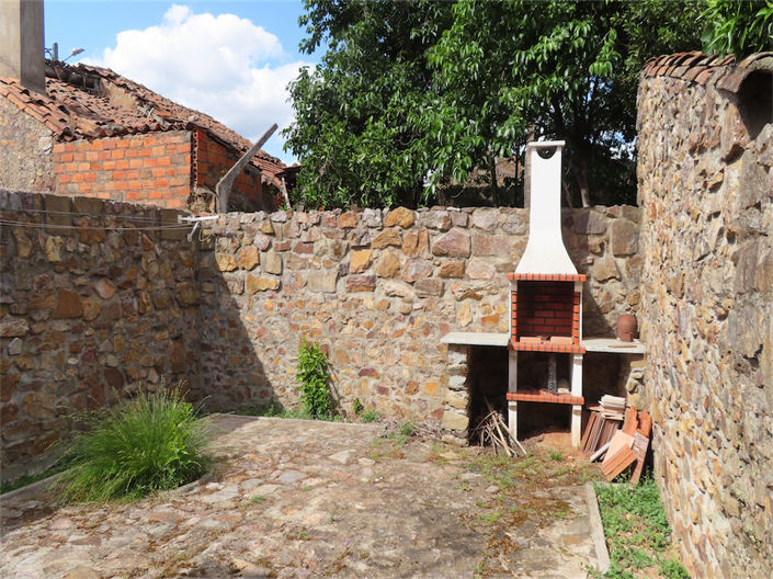 Image No.1-3 Bed Property for sale