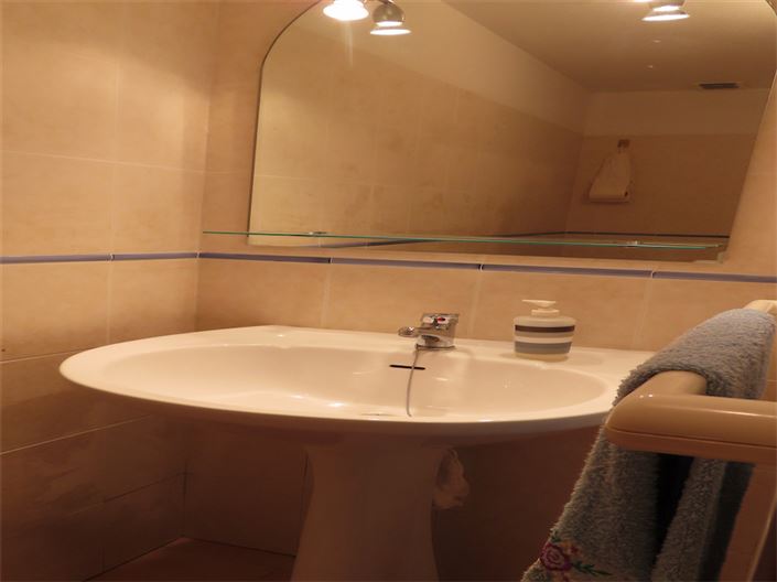 Image No.17-3 Bed Property for sale