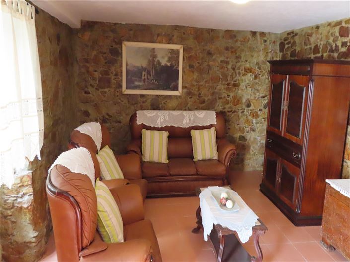 Image No.18-3 Bed Property for sale