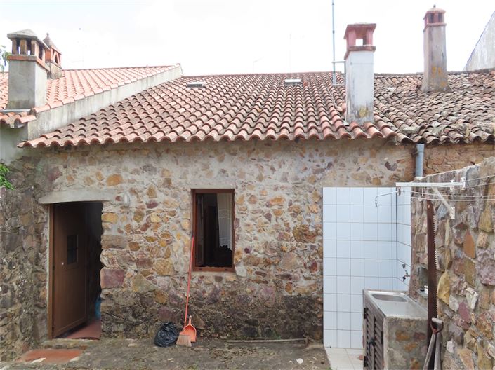 Image No.3-3 Bed Property for sale