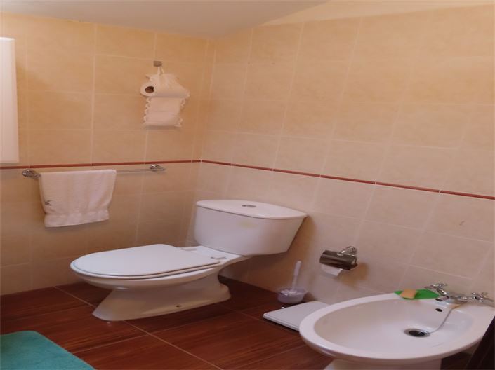 Image No.36-3 Bed Property for sale