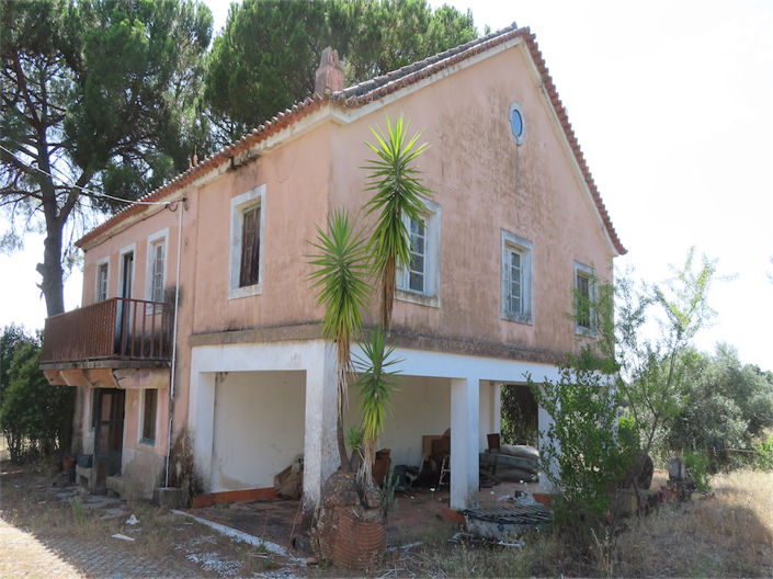 Image No.10-3 Bed Property for sale