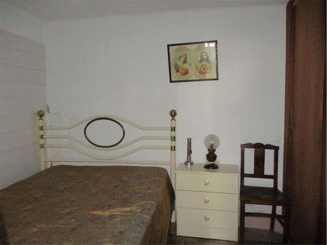 Image No.18-3 Bed Property for sale