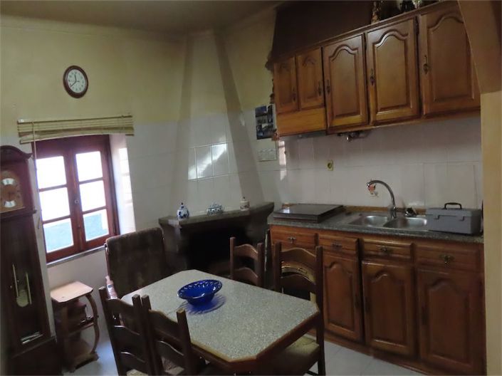 Image No.15-2 Bed Property for sale