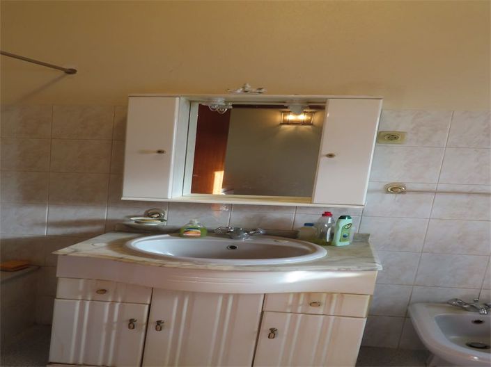 Image No.17-2 Bed Property for sale