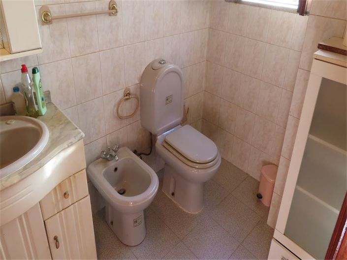 Image No.18-2 Bed Property for sale