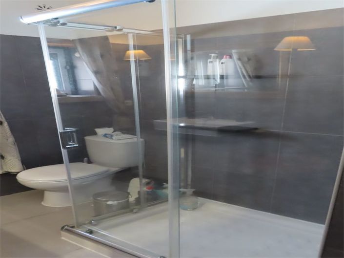 Image No.10-5 Bed Property for sale