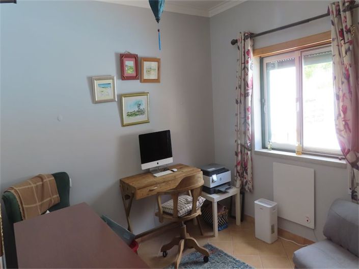 Image No.12-5 Bed Property for sale