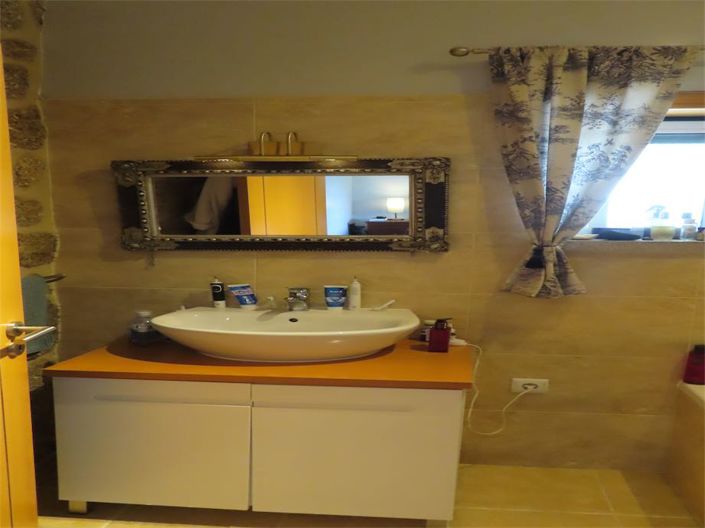 Image No.13-5 Bed Property for sale